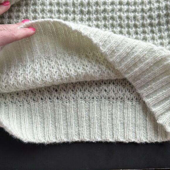 Anthropologie Maeve Dionne Sweater Women's‎ XS Mint Green Nylon Bell Sleeve Soft - Picture 10 of 15